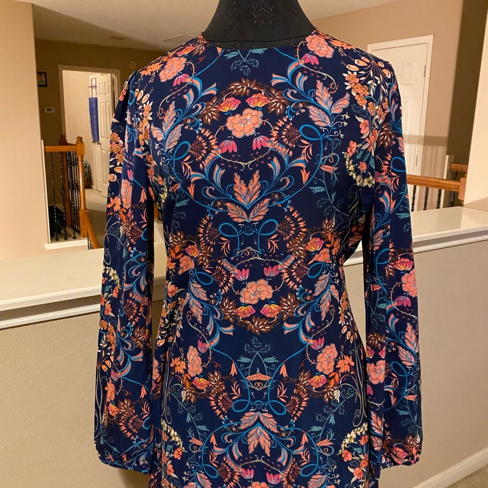Dress - Picture 3 of 8